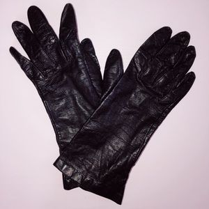 Women’s Black Leather Gloves size small